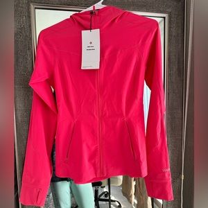 lululemon mist over windbreaker lipgloss